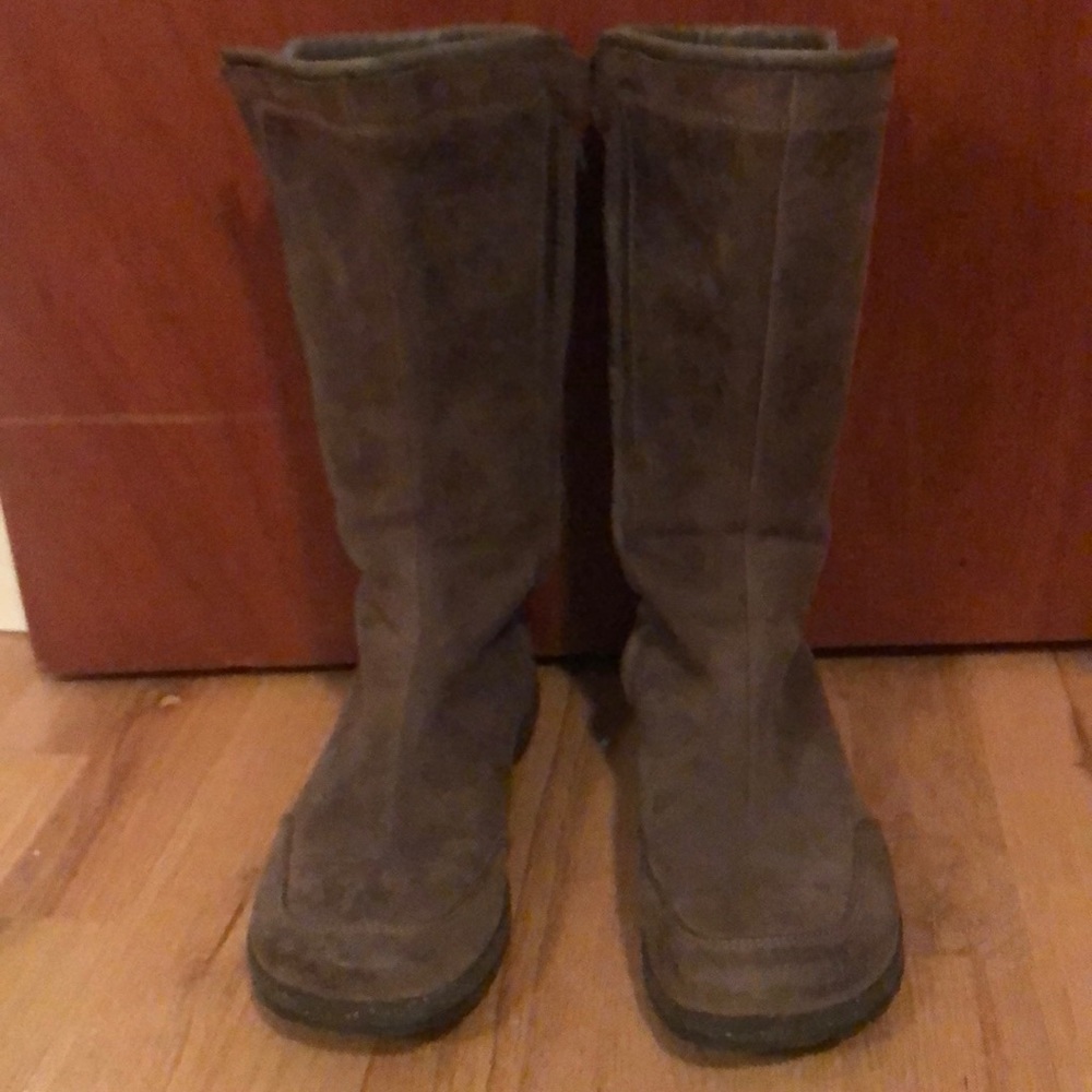 Teva leather boots size 9